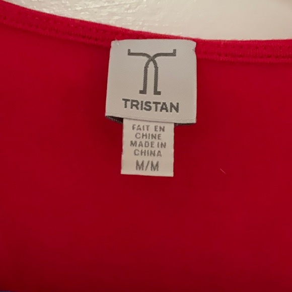 Red sleeveless top - Picture 2 of 7